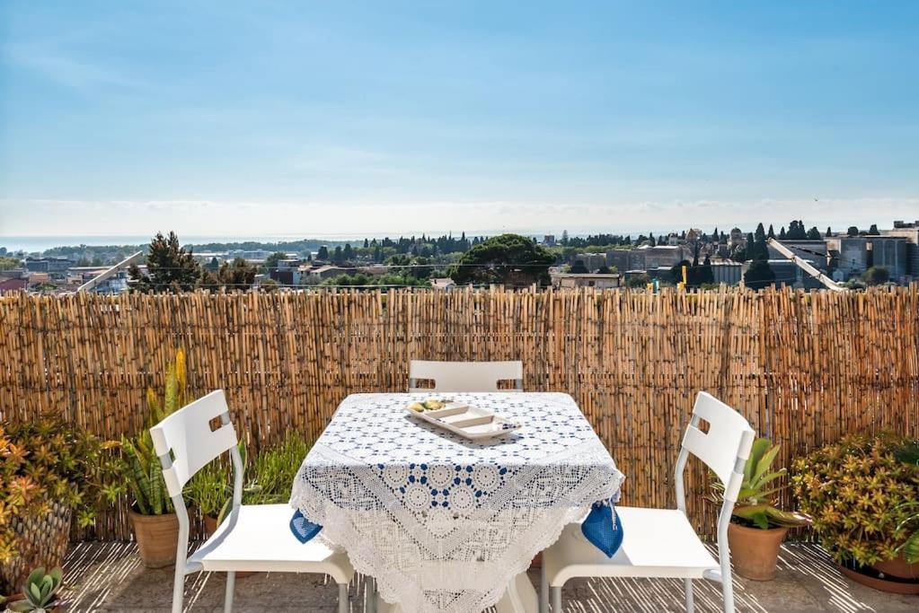 Top Floor Apartment Near Historic Fortino Catania Exterior foto