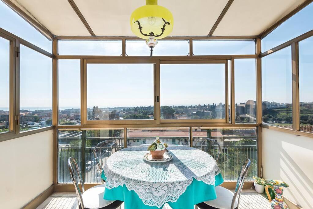 Top Floor Apartment Near Historic Fortino Catania Exterior foto