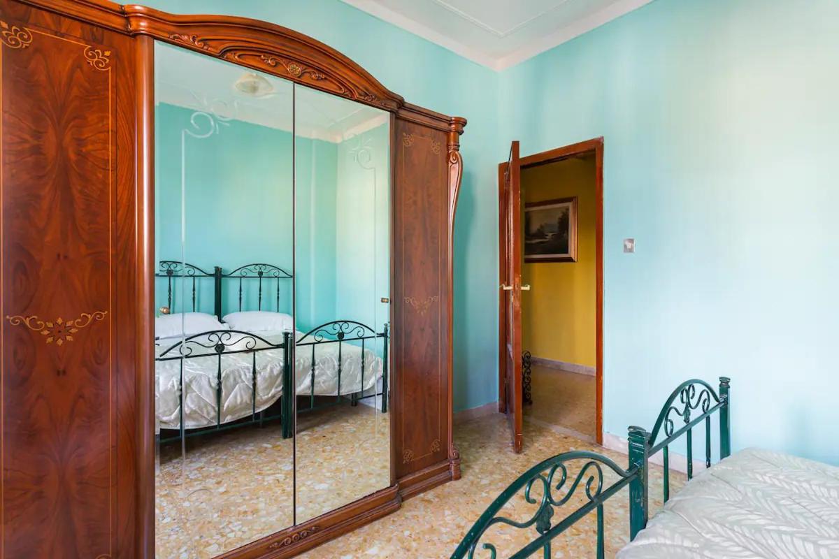 Top Floor Apartment Near Historic Fortino Catania Exterior foto